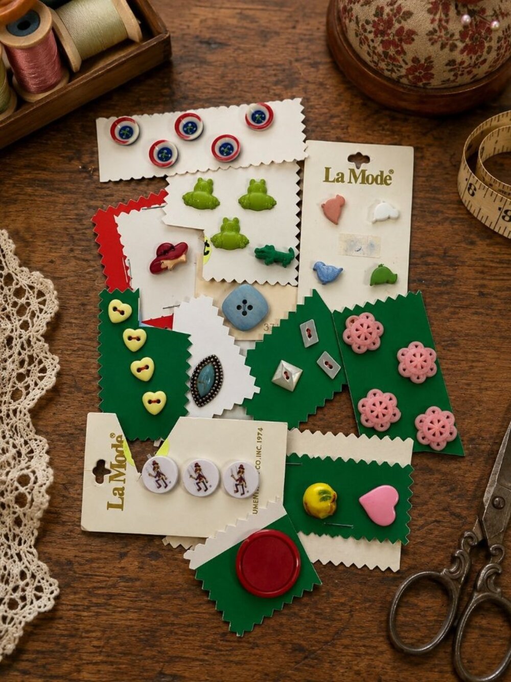 Vintage Assorted Novelty Decorative Buttons On Cards Frogs Hearts Flowers Hearts